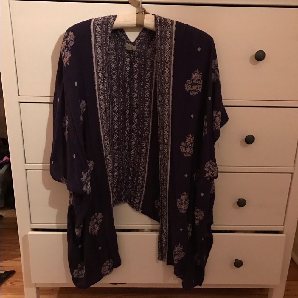 Floral rap/sweater
