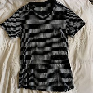 h&m striped basic navy & white tshirt .