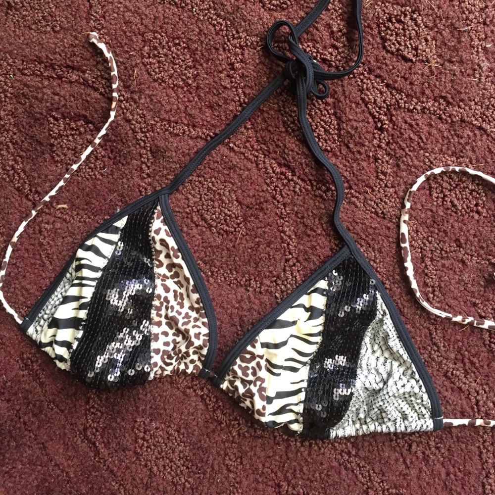 Guess bikini top