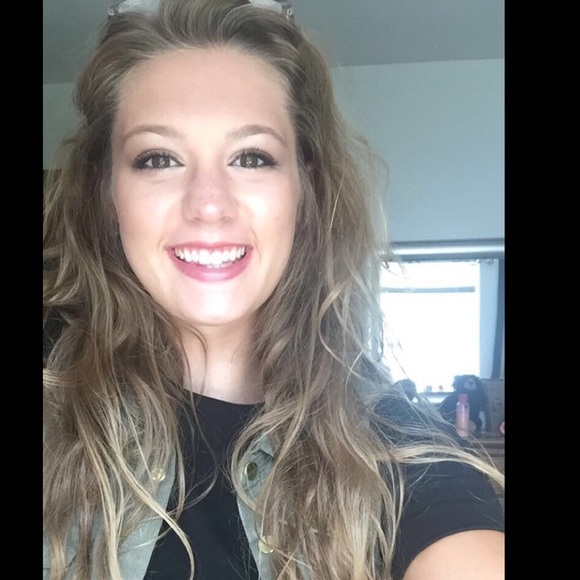 Meet your Posher, Sara - Picture 2 of 2