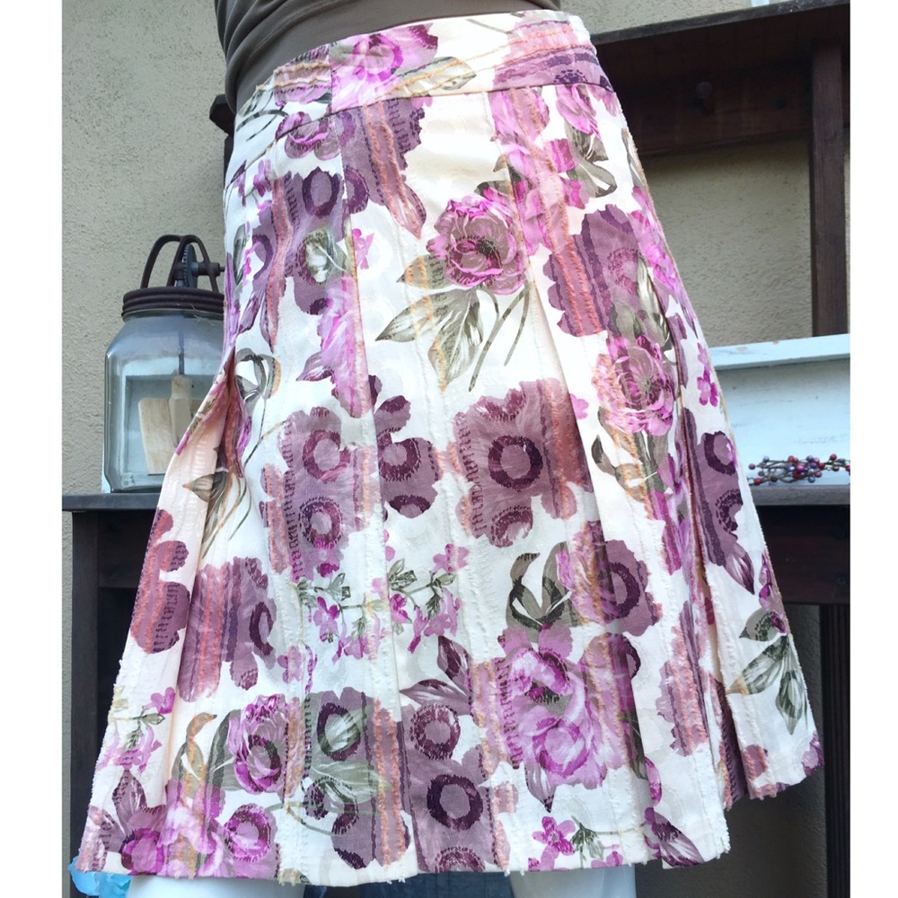 Jacquard Floral Pleated Midi Skirt