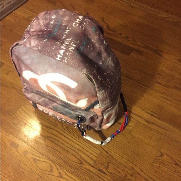 Backpack - Picture 2 of 3