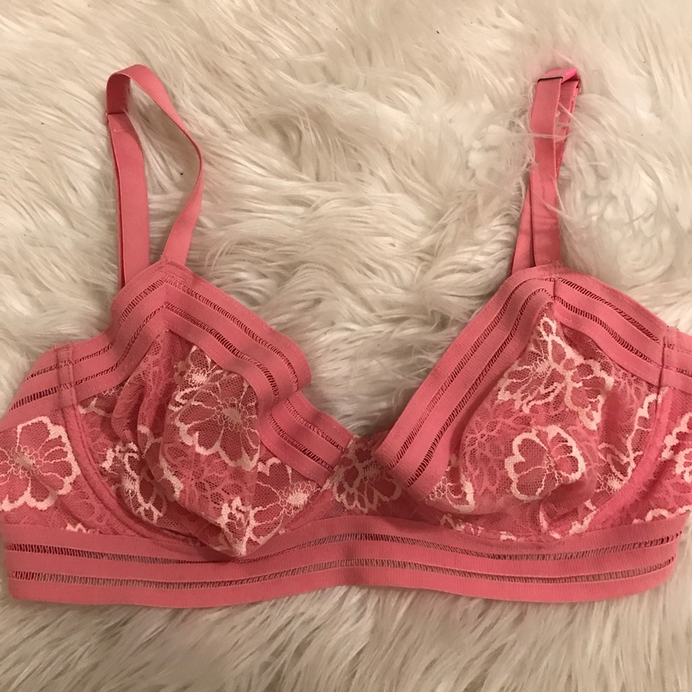 PINK Victoria's Secret Lace Bra !!New!!