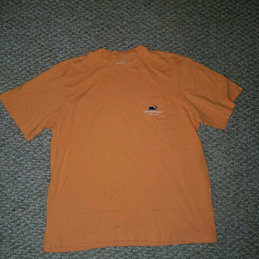 VINYARD VINES tee shirt