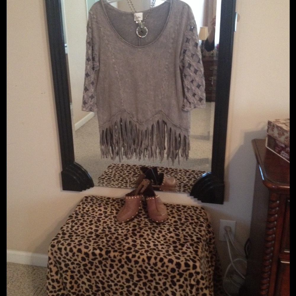 DAYTRIP TOP