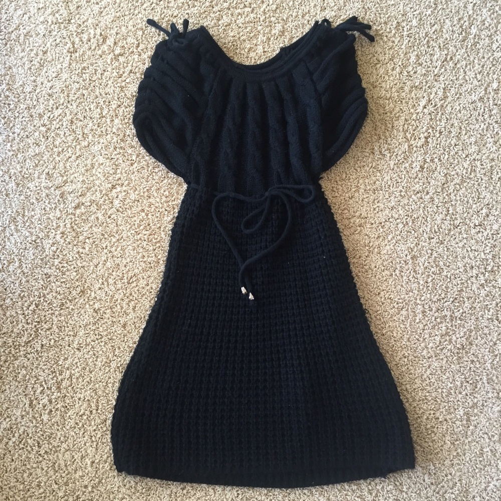 Black short sleeve sweater dress