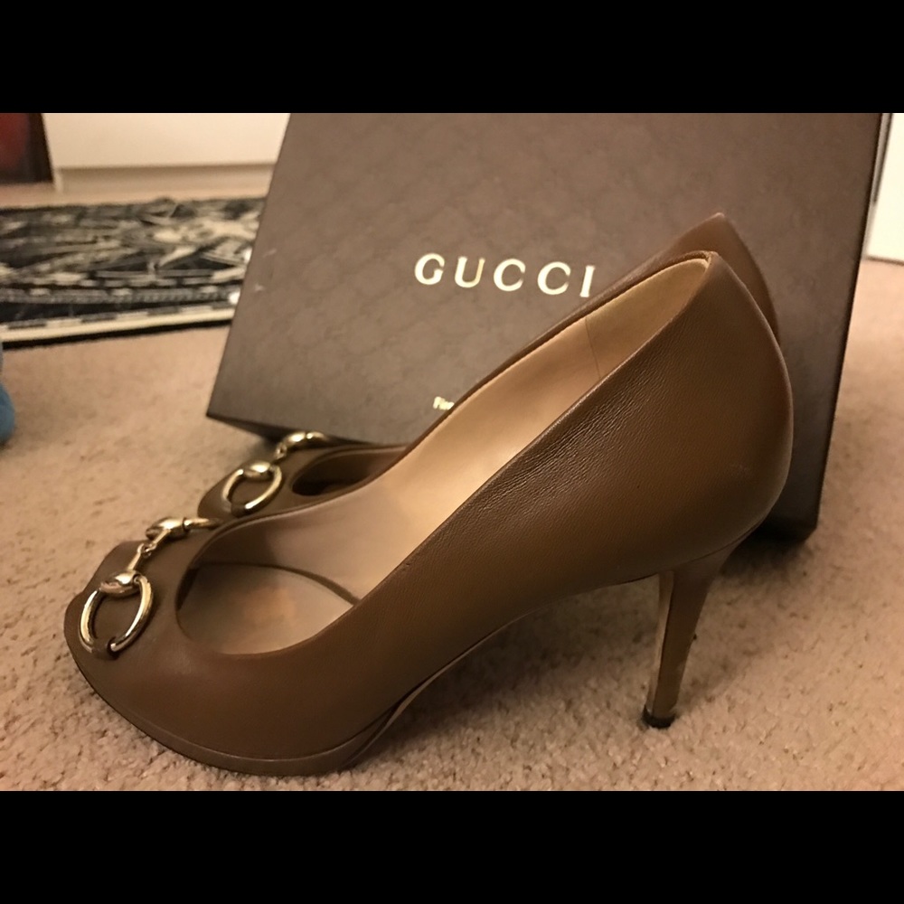 Gucci pumps