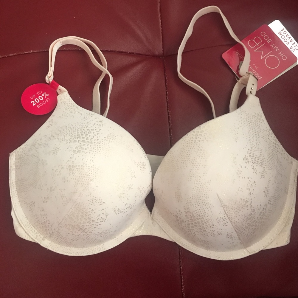 Fedricks of Hollywood Bra never been worn...