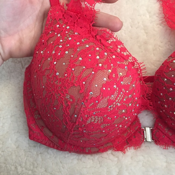 VS Crystal Lace Push Up High Neck Bra! - Picture 3 of 4