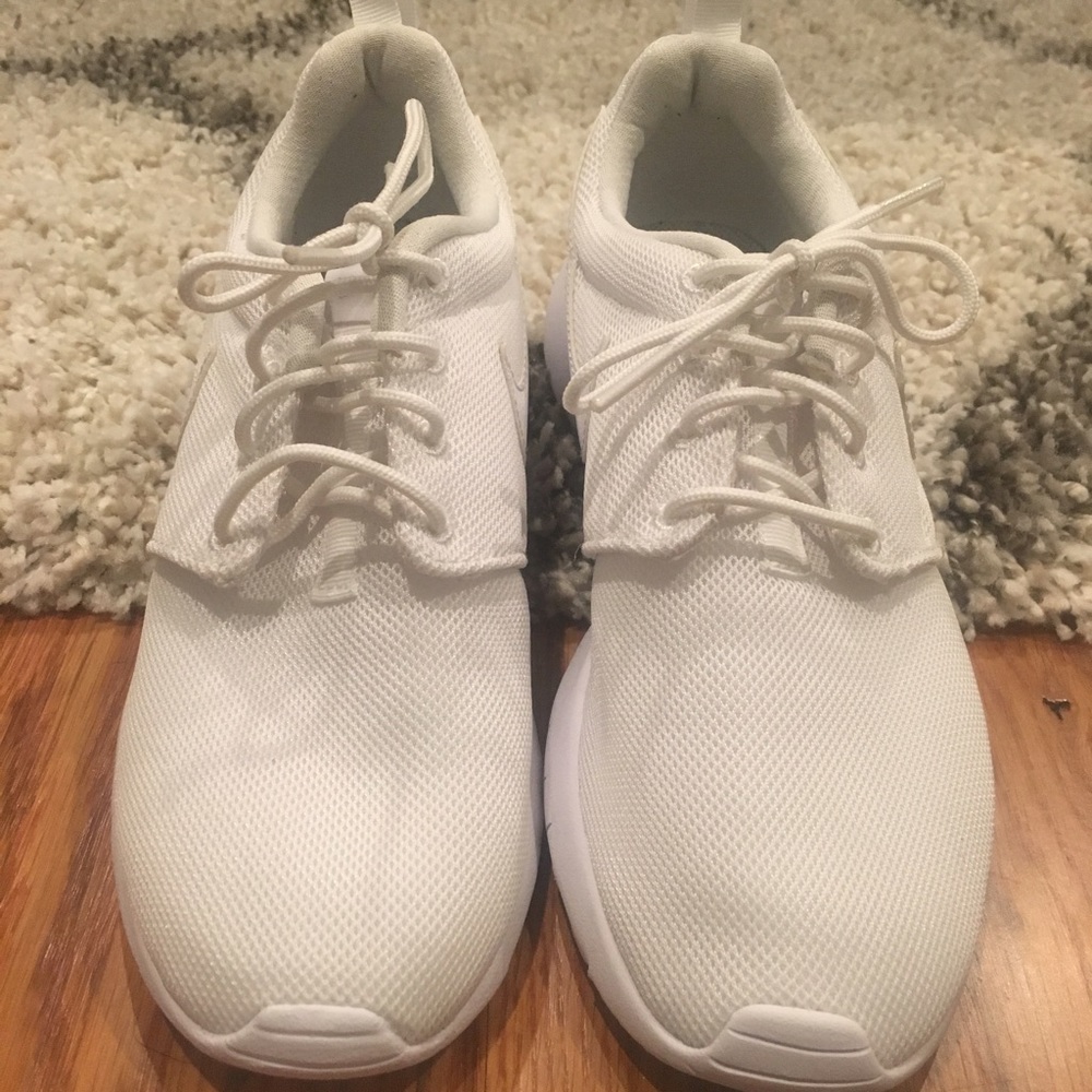 All White Nike Roshe Run Size 5Y WORN ONCE