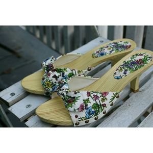 NEW Floral Bow Sandals