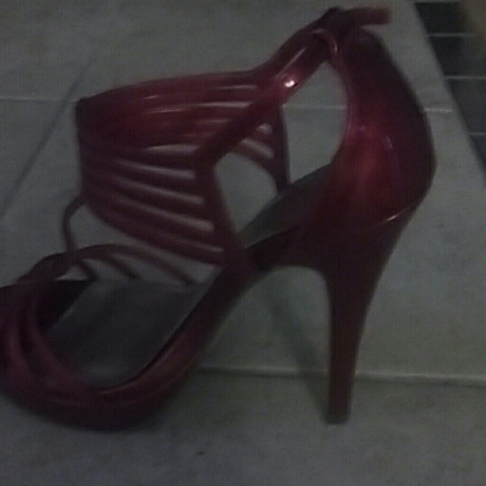 Heels - Picture 3 of 4