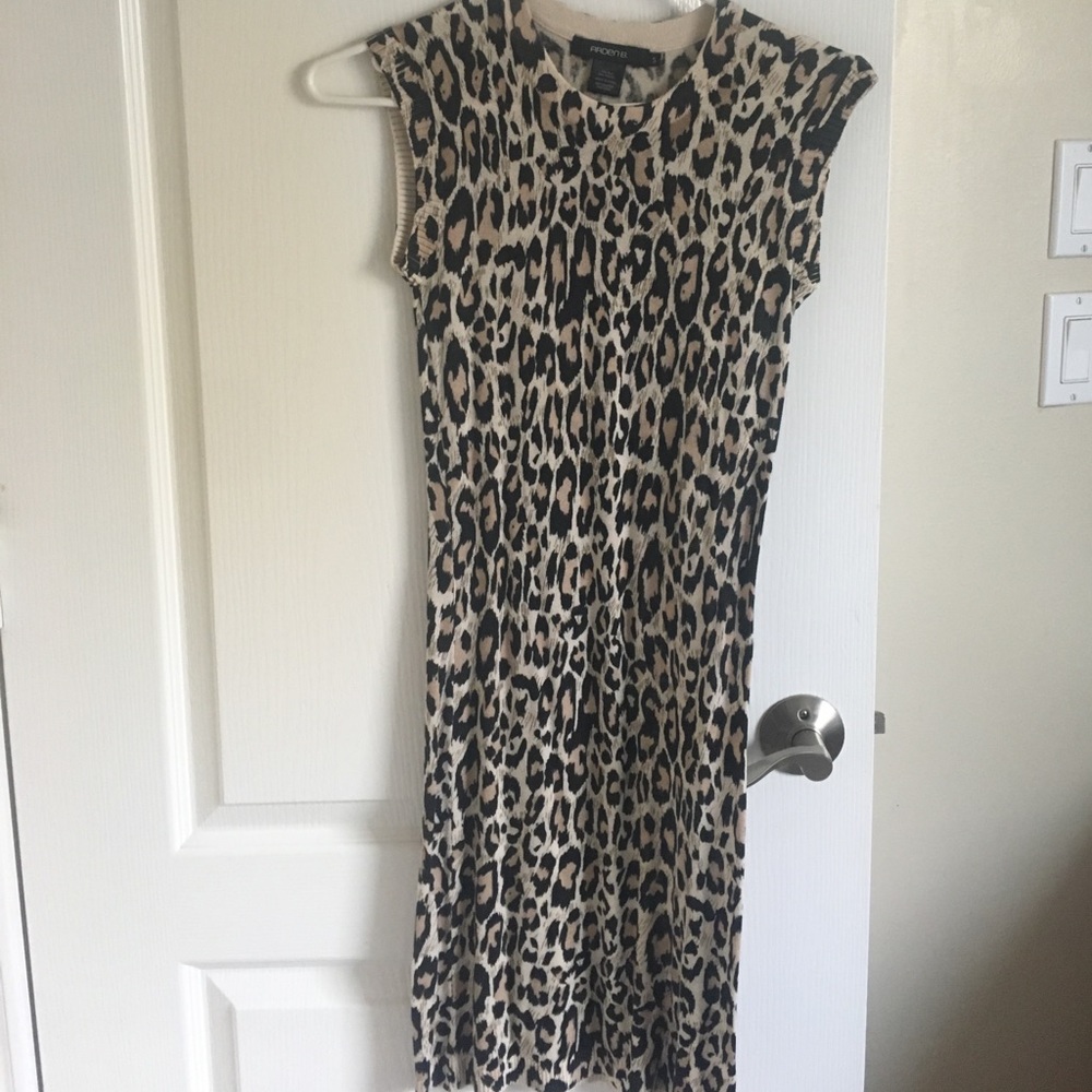Dress with leopard print