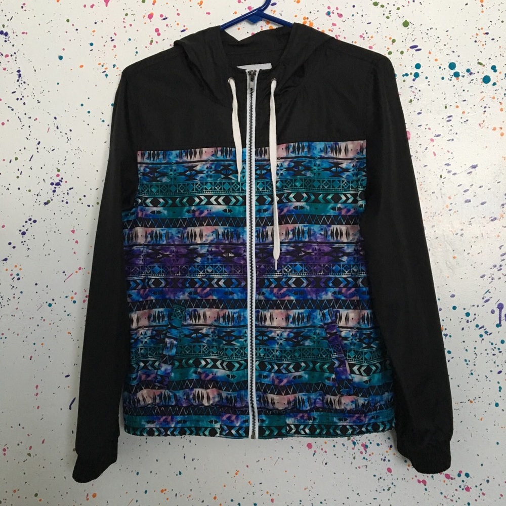 Lightweight windbreaker