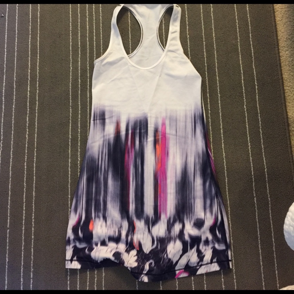 Lululemon tank