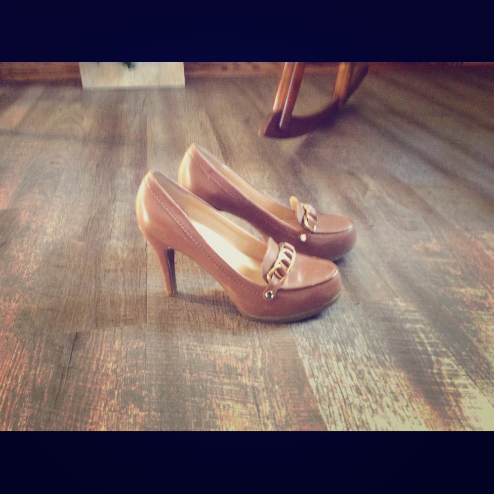 Marc Fisher Platform Leather Pumps