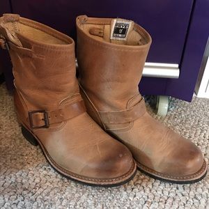 Frye Engineer Boots EUC size 8 but fit like 8.5