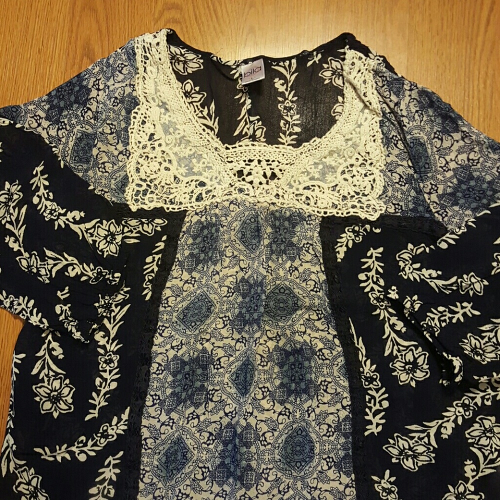 Sz Large 100% Rayon Shirt