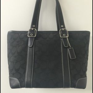 Coach Medium Signature Tote