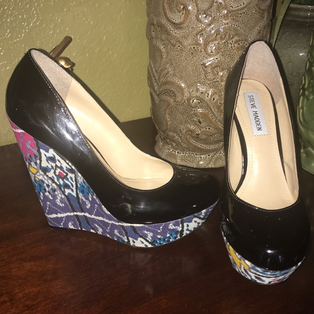HP🎈🎊🎉6/27/18-Beautiful Printed Wedges!