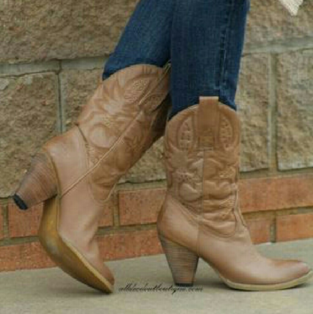 Leather Volatile Boots