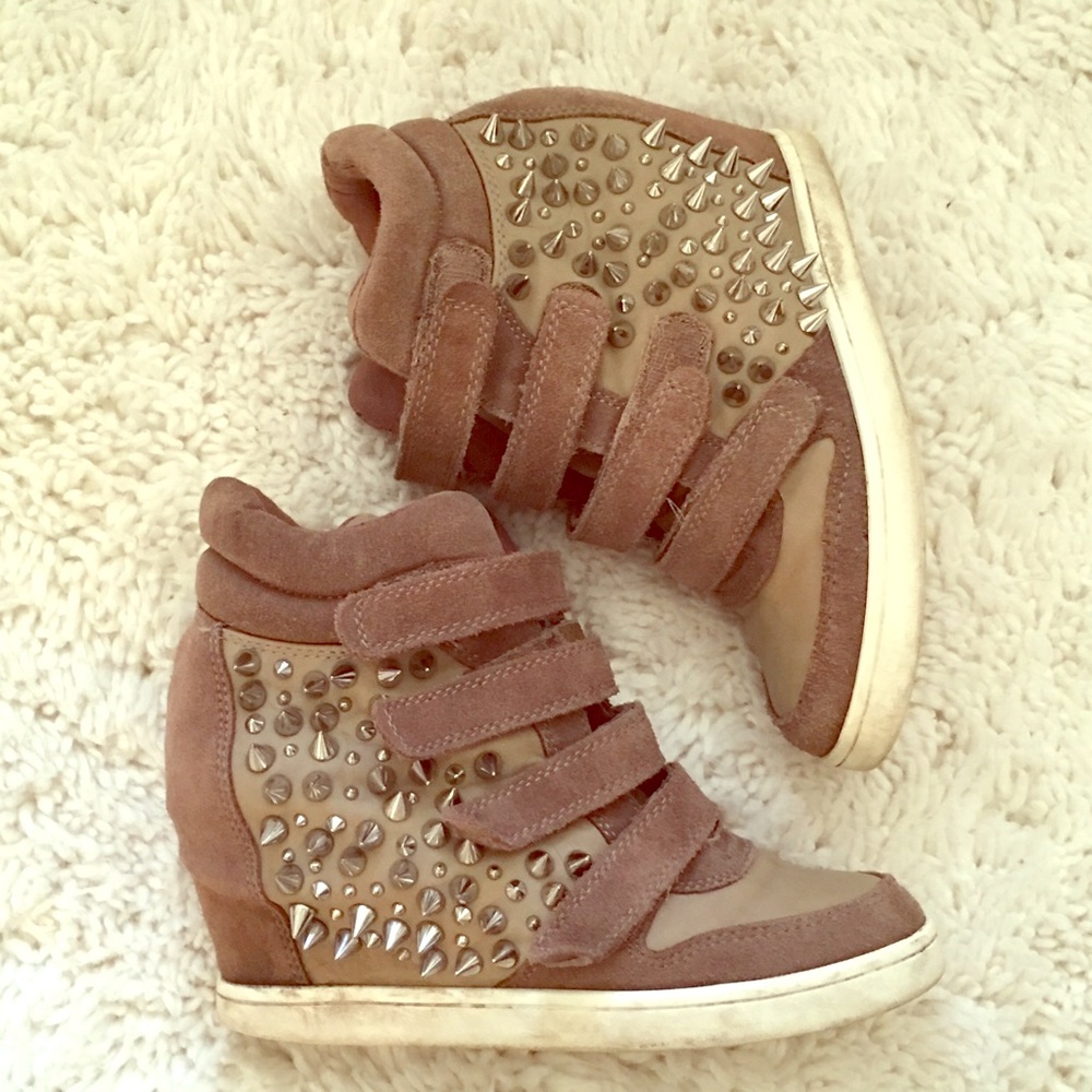 Sneaker wedges