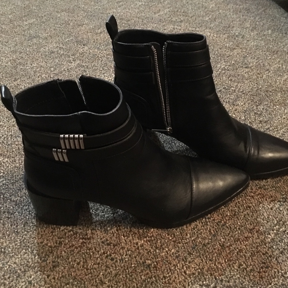 Cute boots!