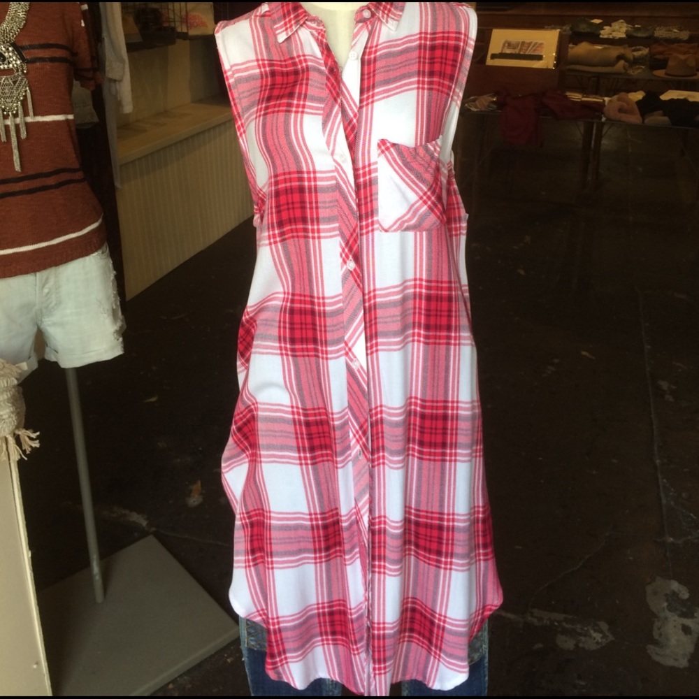 RAILS Rasberry & White button down shirt