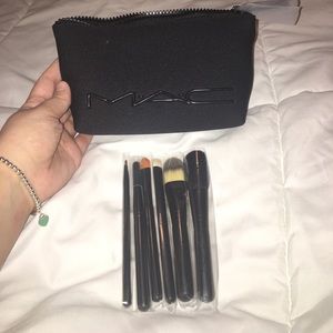 NIB MAC Brush Set and Bag
