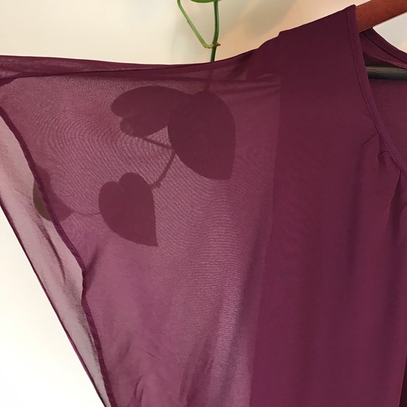 Plus Size Flutter-Sleeve Banded-Hem Top. B083 - Picture 3 of 6