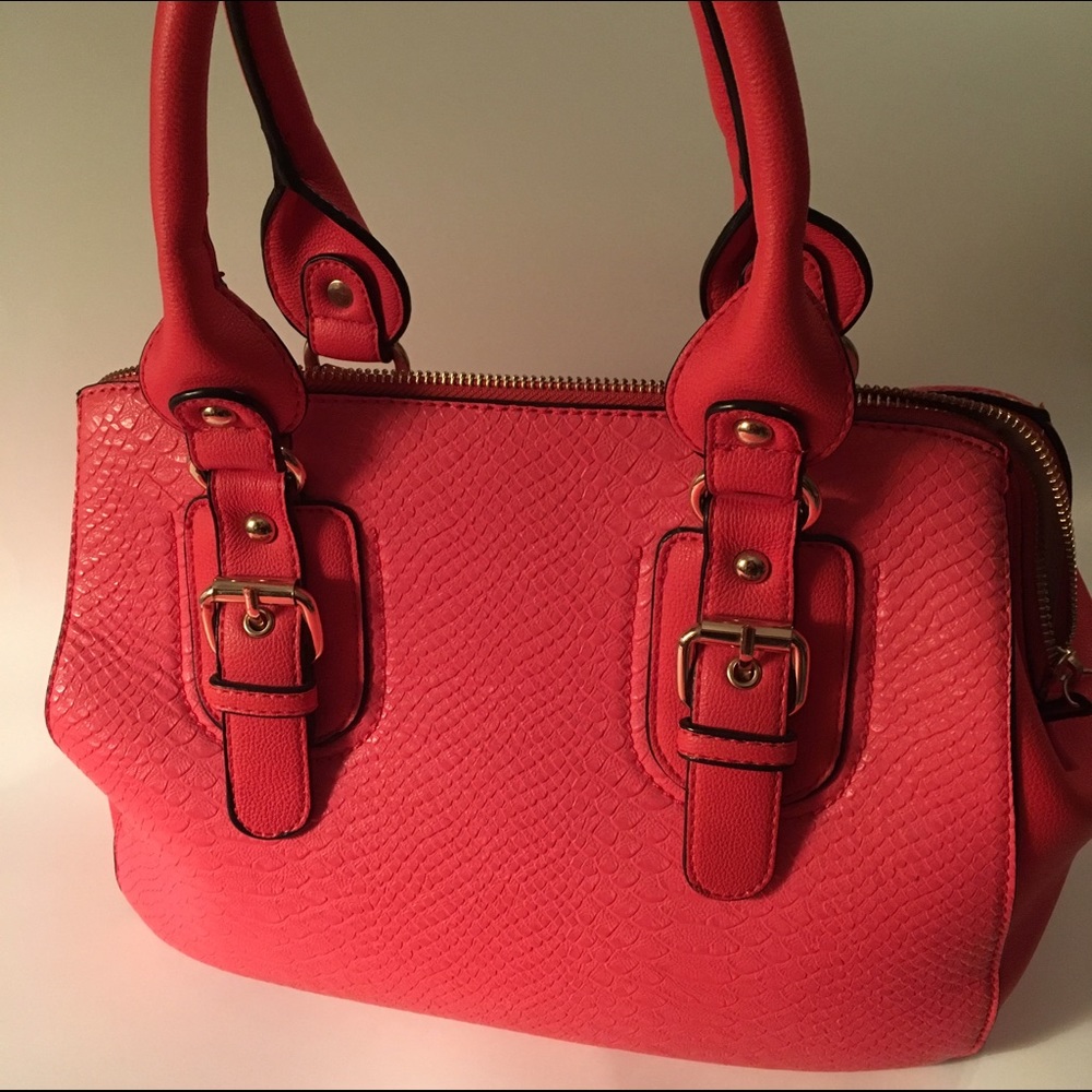 Coral purse