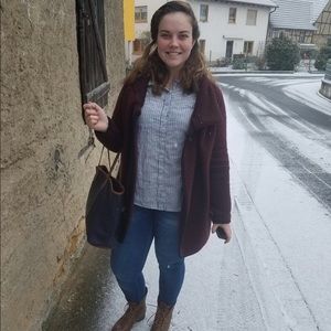 Meet your Posher, Yasmine