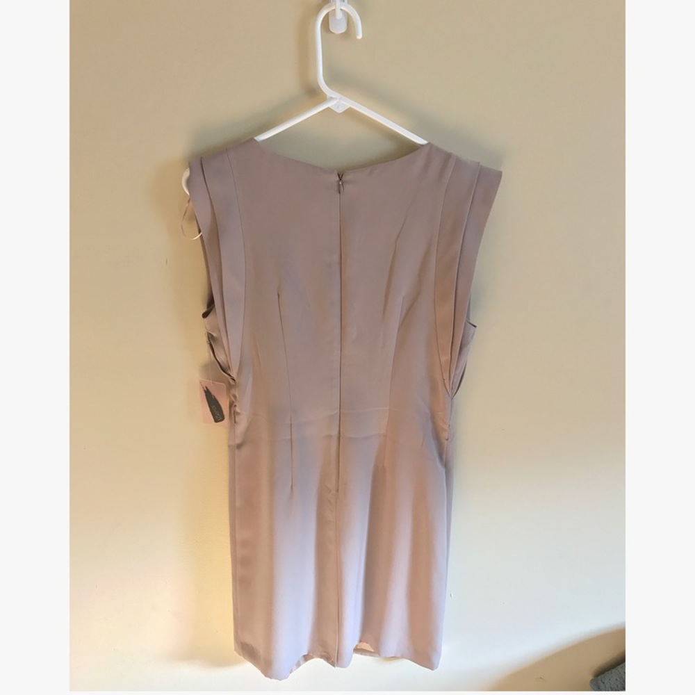 🛍 H&M Tan Dress with Belt - Picture 2 of 4