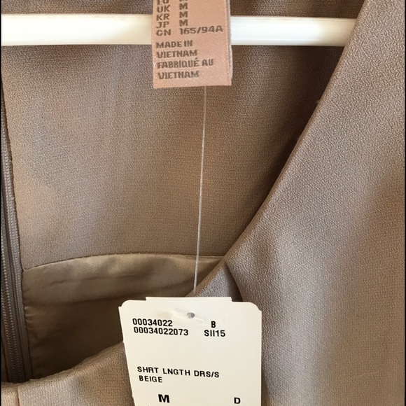 🛍 H&M Tan Dress with Belt - Picture 3 of 4