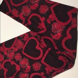 Lularoe TC Valentine's rose hearts black back nwt