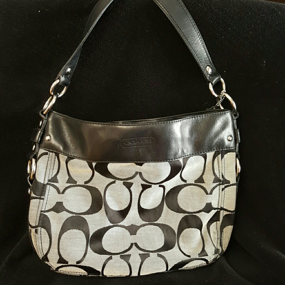 COACH F14708 ZOE BLACK GRAY SIGNATURE JACQUARD
