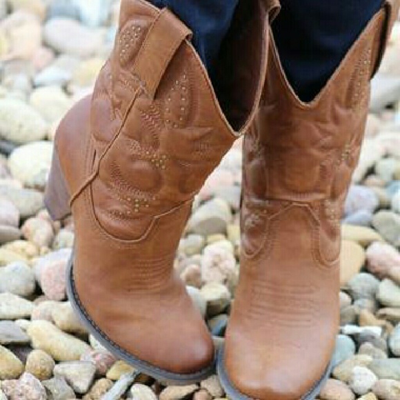 Volatile Dallas Brown - Picture 2 of 4