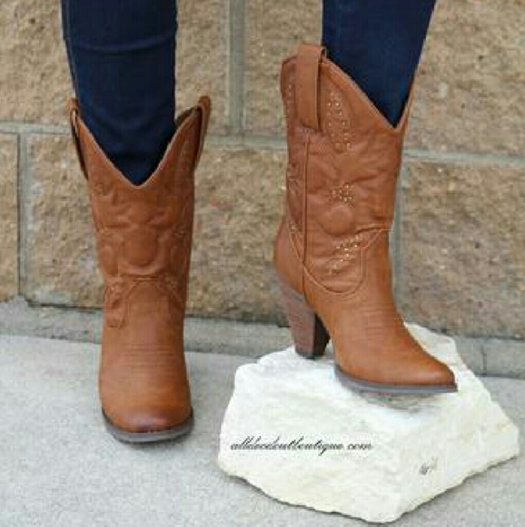 Volatile Dallas Brown - Picture 3 of 4