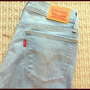 Levi's Size 27 Super Skinny Jeans (Never Worn)