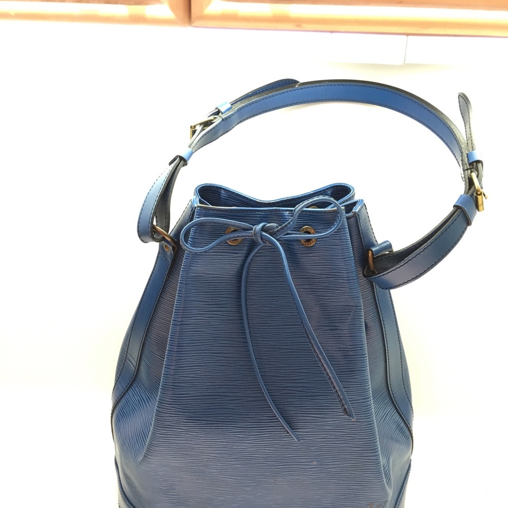 Louis Vuitton "Noe" Epi leather
