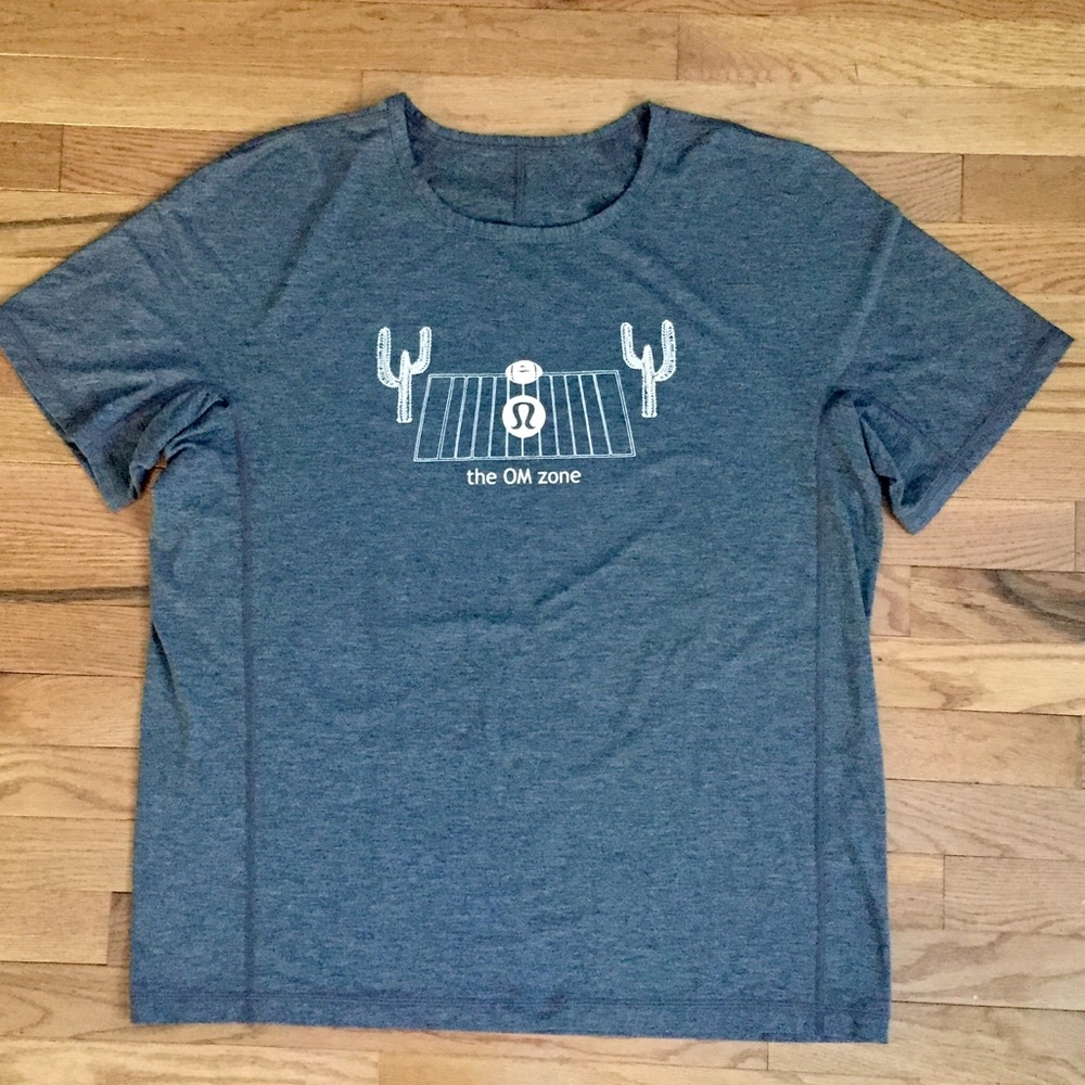 Lululemon printed tshirt