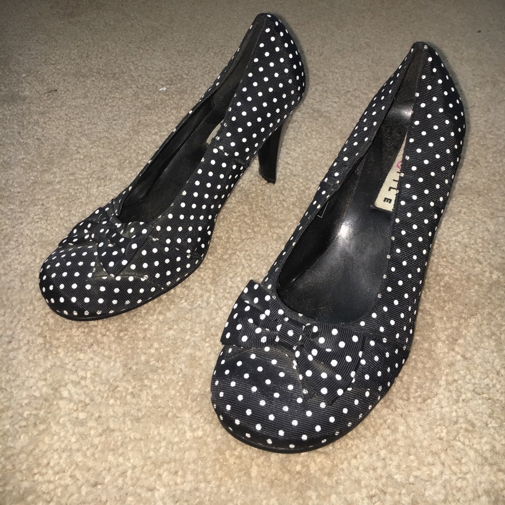 VINTAGE POLKA DOT BOW HEELS