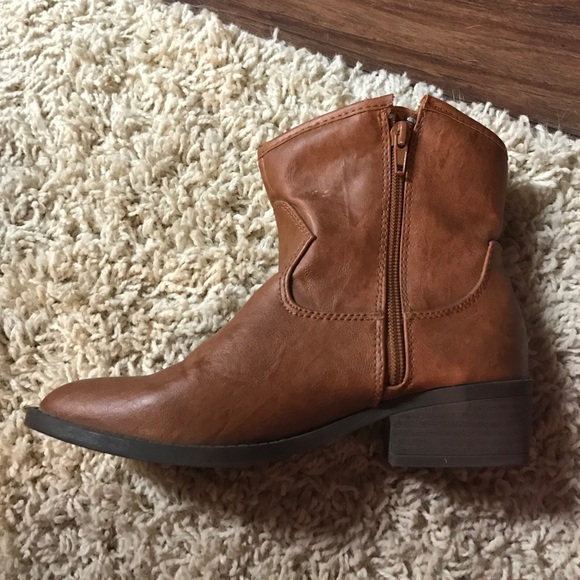 G by Guess ankle cowboy boots - Picture 3 of 3