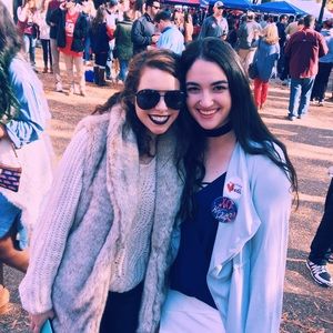 Meet your Posher, Eliza