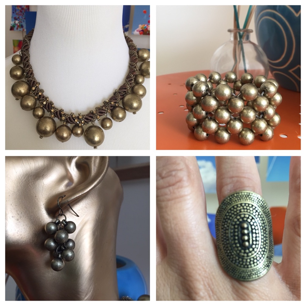 Antique-like jewelry set!