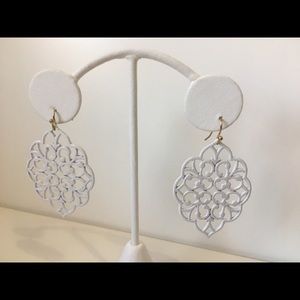 New White Lacey Look earring w/ gold colored Hook
