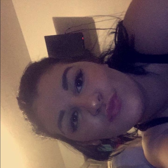 Meet your Posher, Erika - Picture 1 of 1