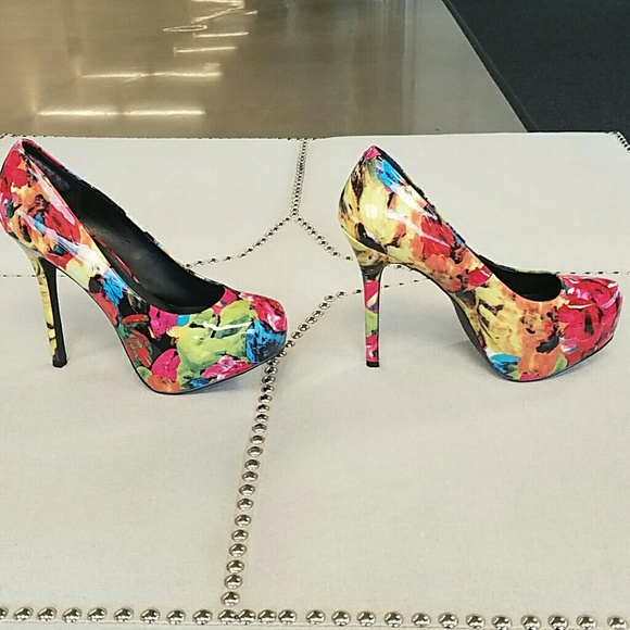 Steve Madden Rainbow Nala Heels - Picture 4 of 4