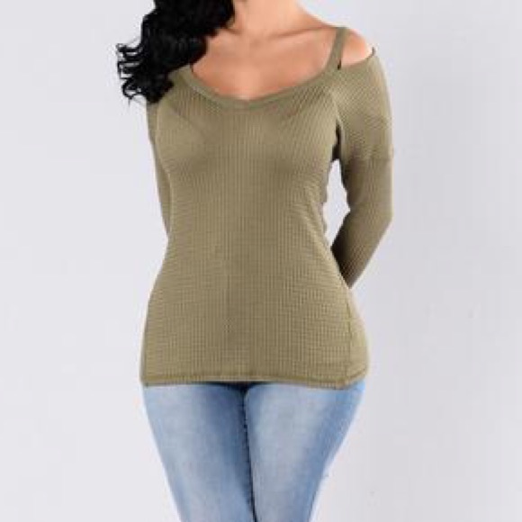 Cold Shoulder Top- 3 Colors - Picture 2 of 3