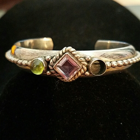 Jewelry - ❤FINAL MARKDOWN ❤ BEAUTIFUL STERLING CUFF